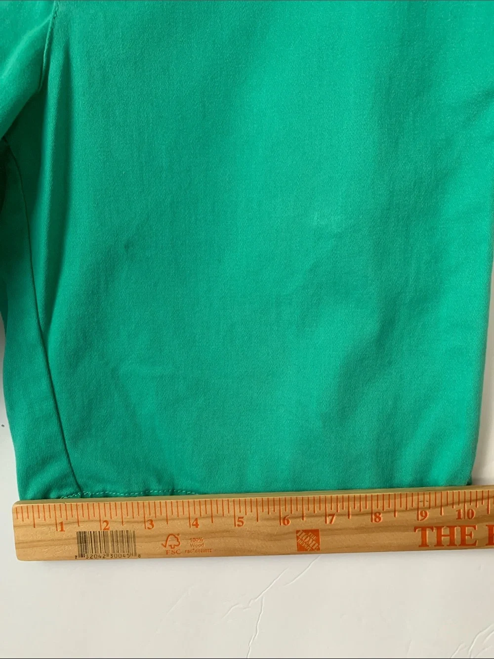 Berkley Jensen Men's Green Classic Chino Shorts Size 34